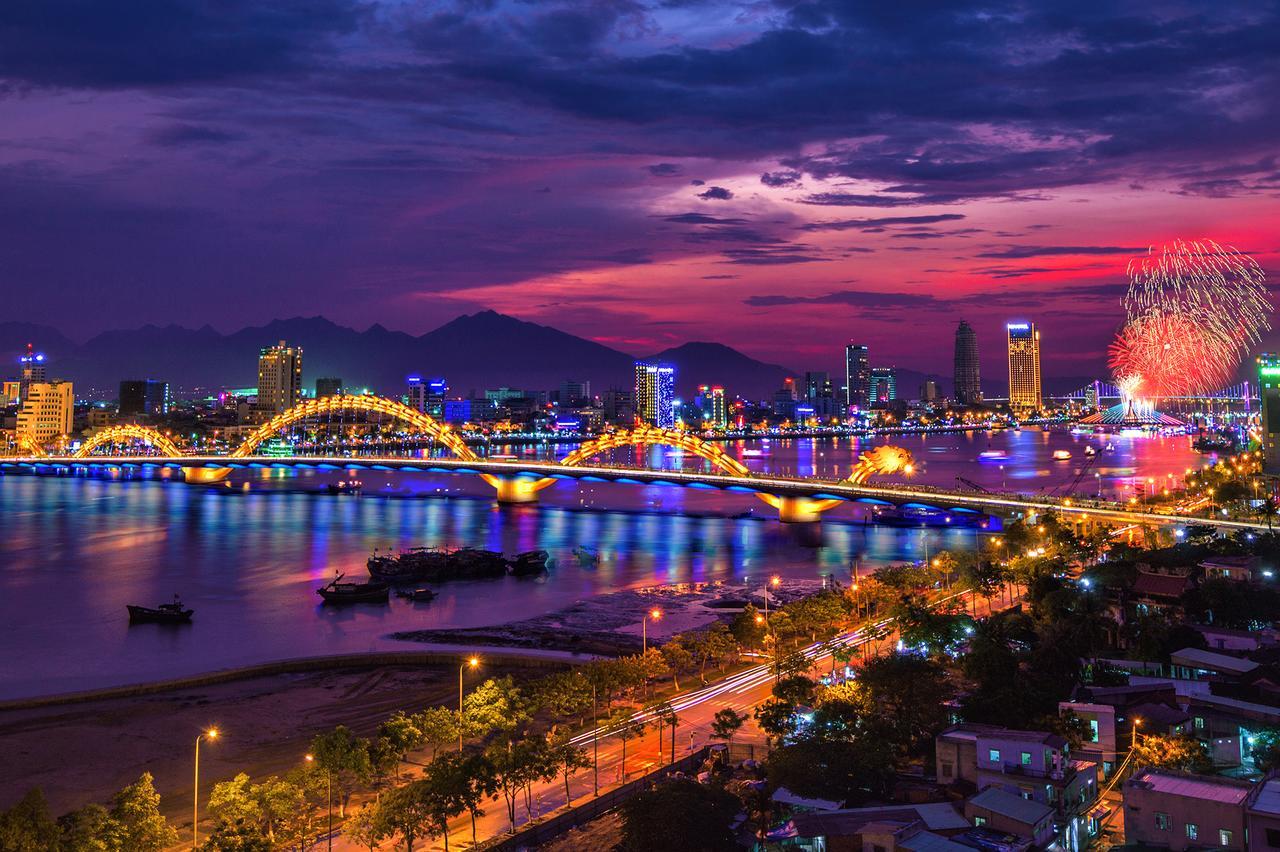 New Sky Hotel Da Nang Bagian luar foto
