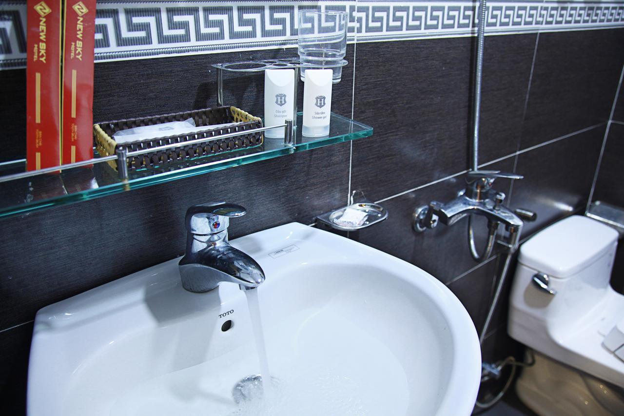 New Sky Hotel Da Nang Bagian luar foto