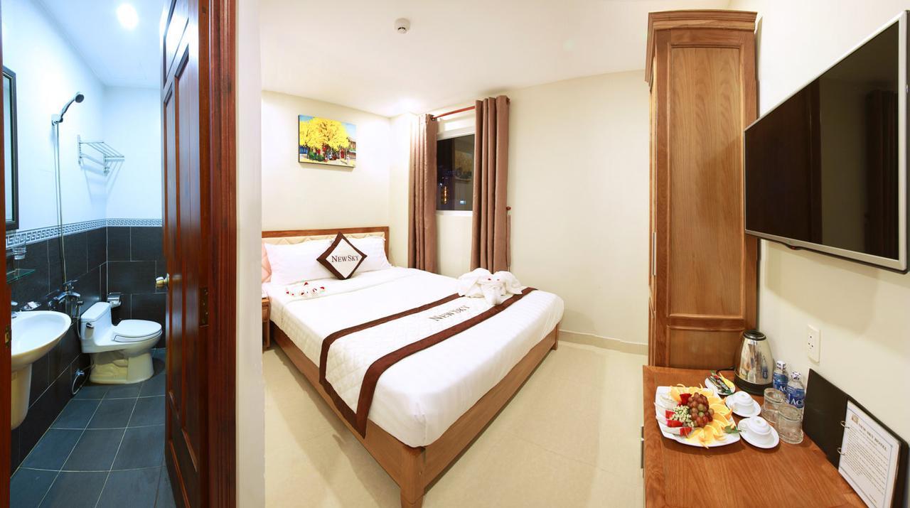 New Sky Hotel Da Nang Bagian luar foto