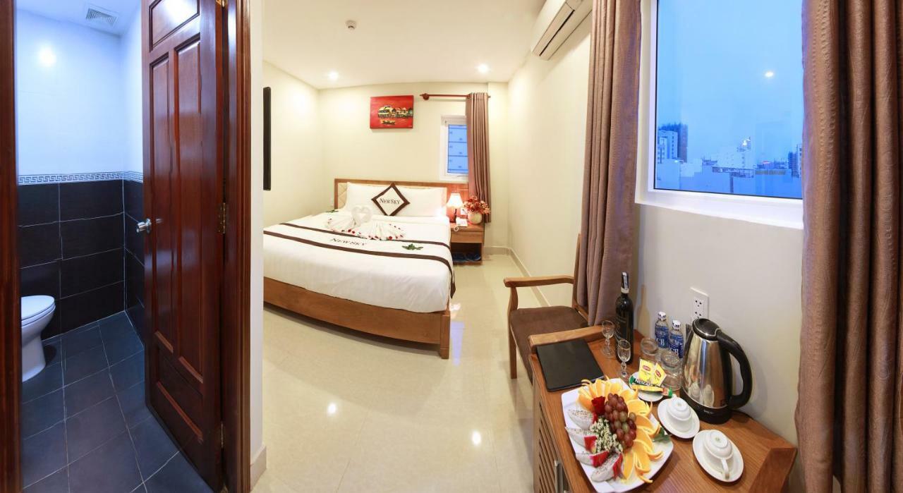 New Sky Hotel Da Nang Bagian luar foto